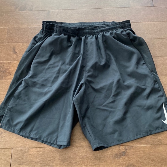 Nike Other - NIKE dri-fit sport shorts for men size large / Short dri-fit NIKE homme large